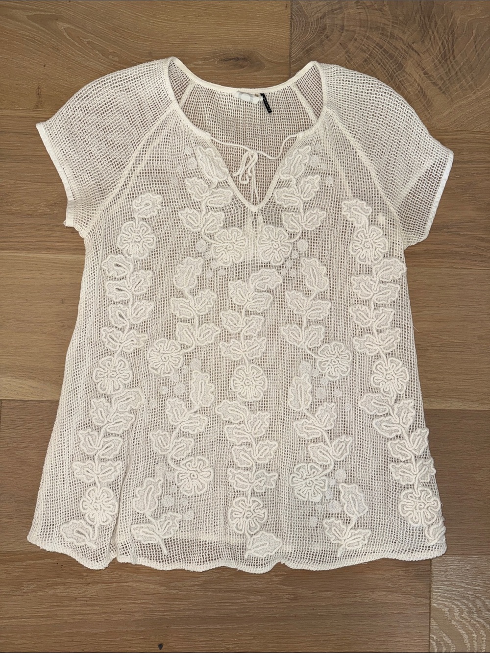 Anthropologie Akemi & Kin Off- White Crochet Floral Short Sleeve Women’s Top